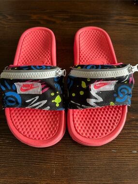 Nike Coral Pink Kids Slide Sandals with Patterned Zipper Pouch